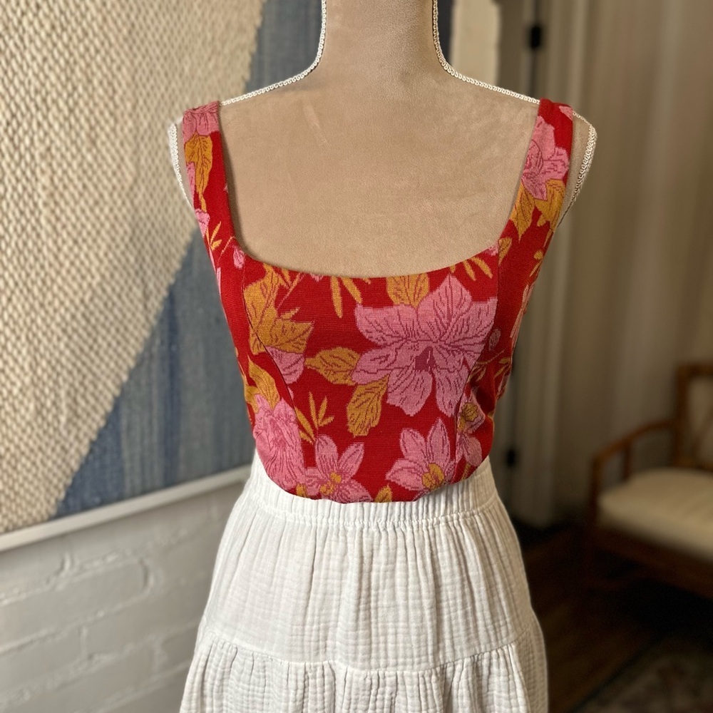 Zara Red Tapestry Floral Cropped Tank Top - Picture 2 of 9